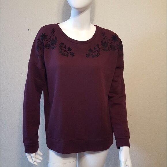 St. John's Bay Crew Neck Sweatshirt - Picture 1 of 8